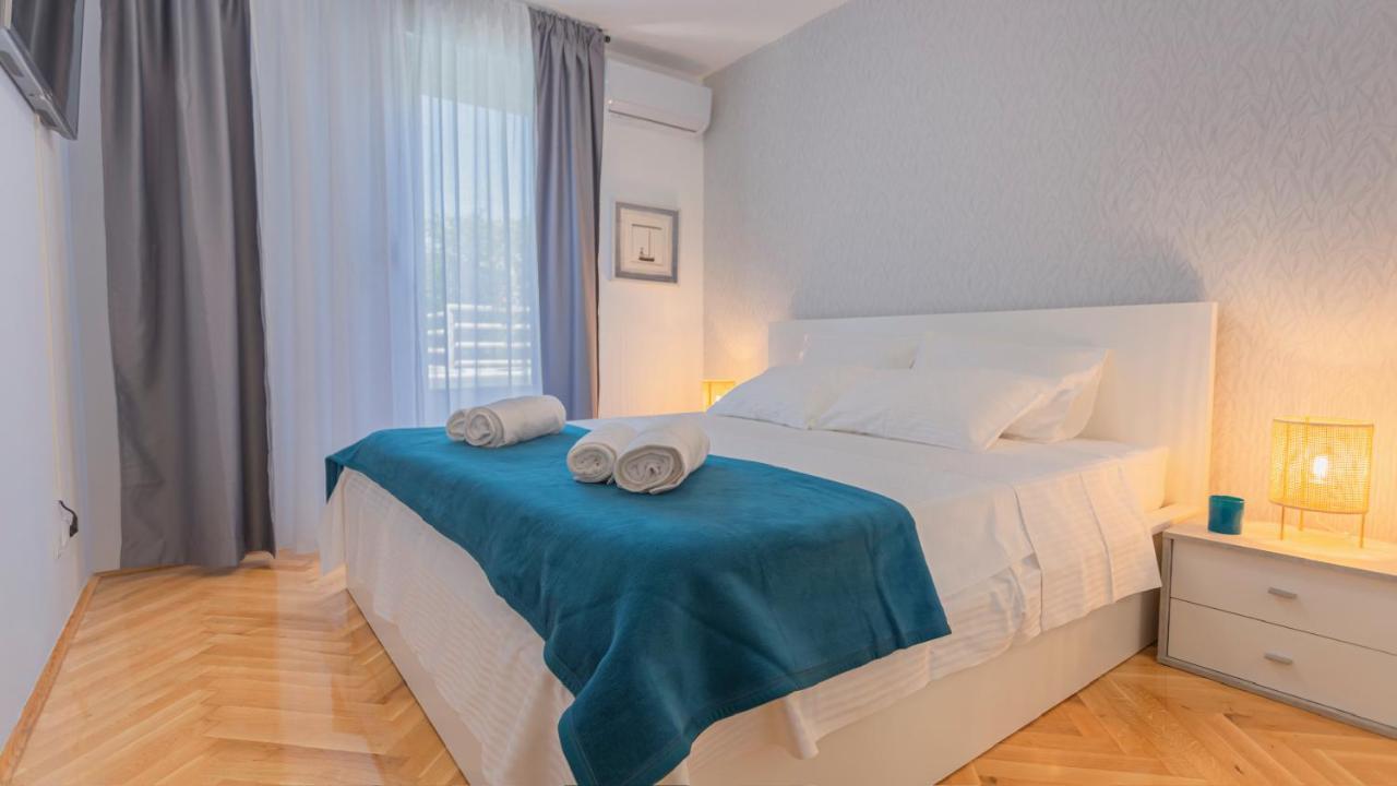New Delux Green Garden Apartment With Hotube **** Split Exterior photo
