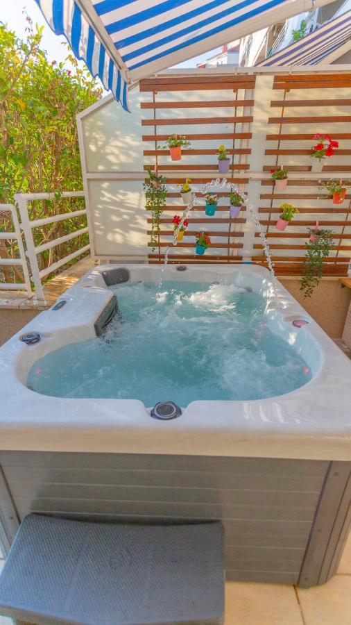 New Delux Green Garden Apartment With Hotube **** Split Exterior photo