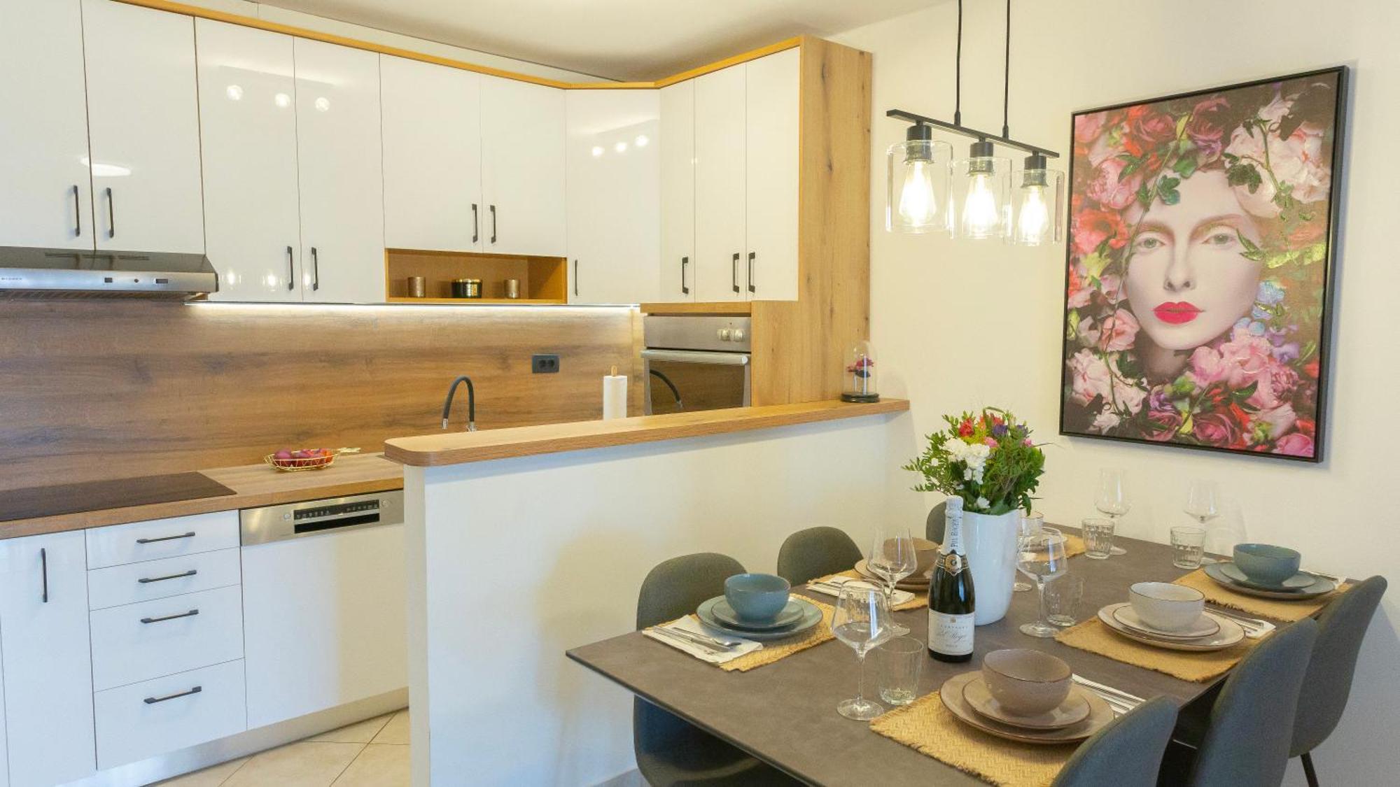New Delux Green Garden Apartment With Hotube **** Split Exterior photo